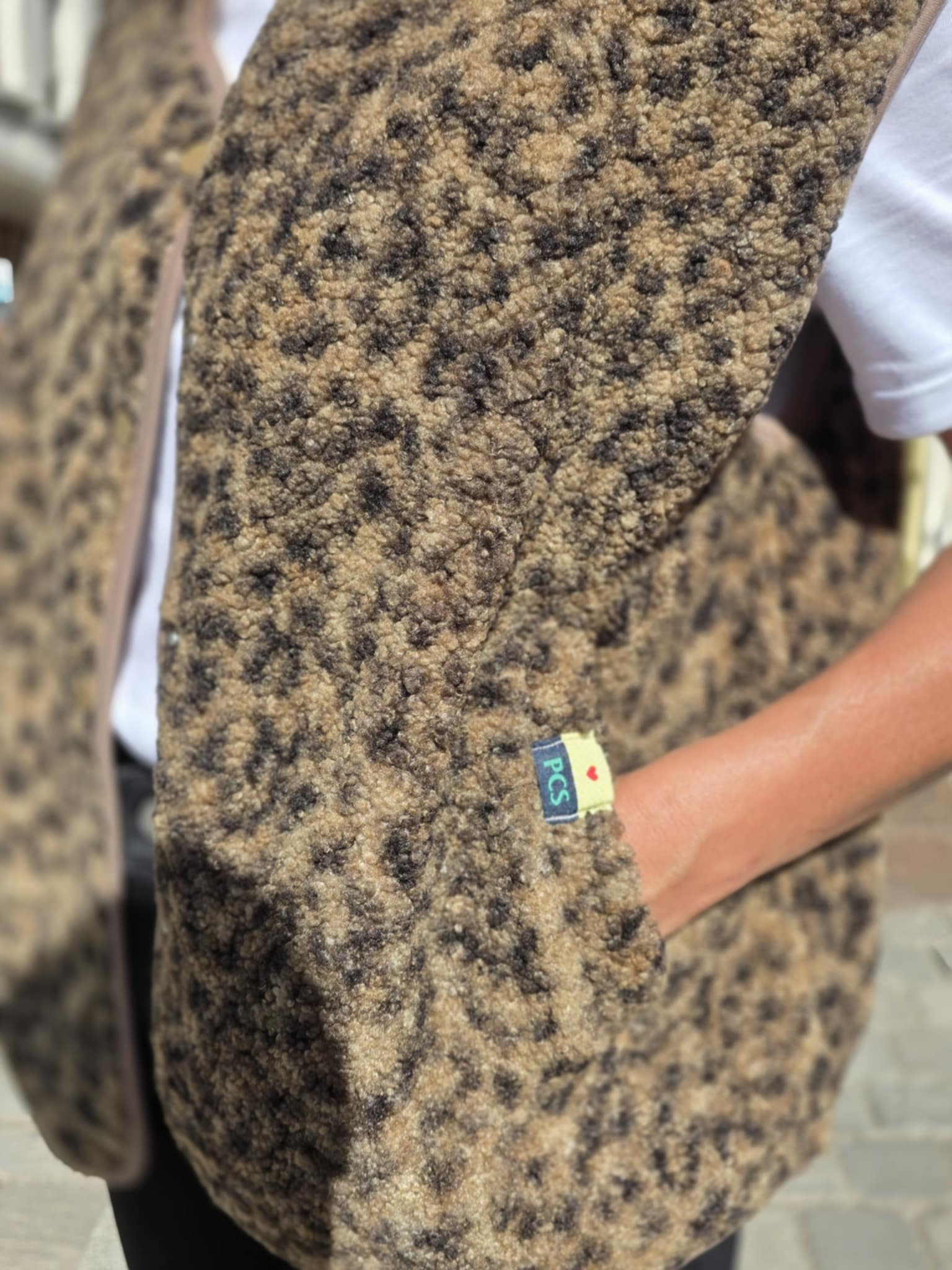 06bdb101-0d7d-4183-a1de-74646b6ef1e7